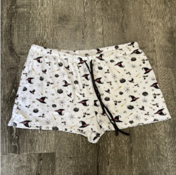 Hocus Pocus Pajama Set - NWT - Rae Dunn - Medium - Picture 6 of 8